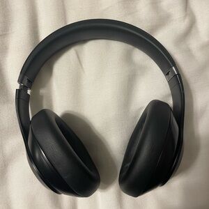 Used beats studio pro
